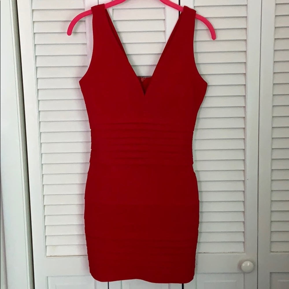 Tobi Bodycon Mini Bandage Dress (Red & Pleated) S
